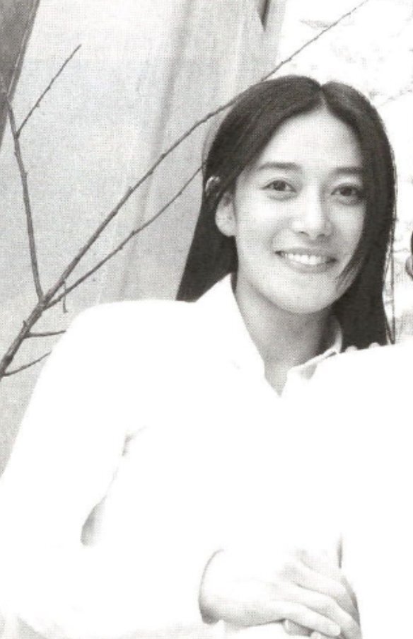 여배들 나이들면서 얼굴살빠지고 특유의 얼굴형이 나타나면서 볼도 약간 패이고 눈도 좀 더 짙어지고 얼굴에 삶의 무게가 조금씩 담기는데 | 인스티즈