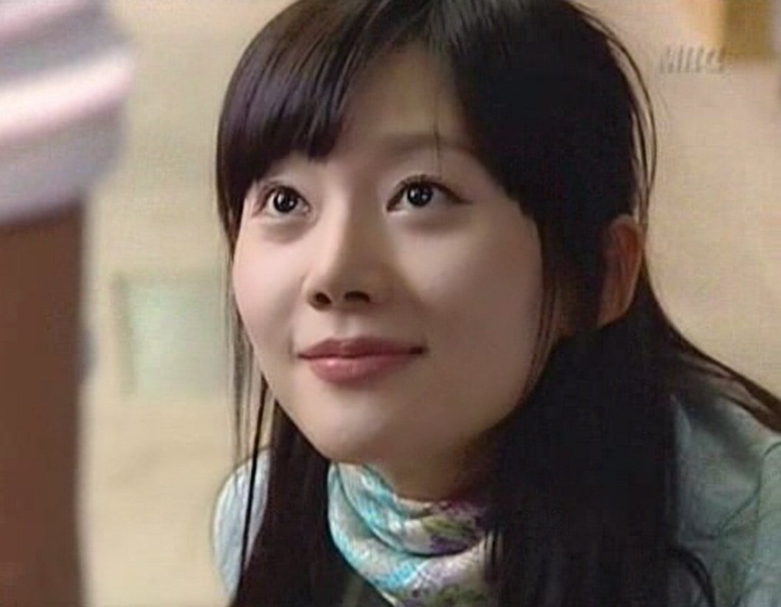 여배들 나이들면서 얼굴살빠지고 특유의 얼굴형이 나타나면서 볼도 약간 패이고 눈도 좀 더 짙어지고 얼굴에 삶의 무게가 조금씩 담기는데 | 인스티즈