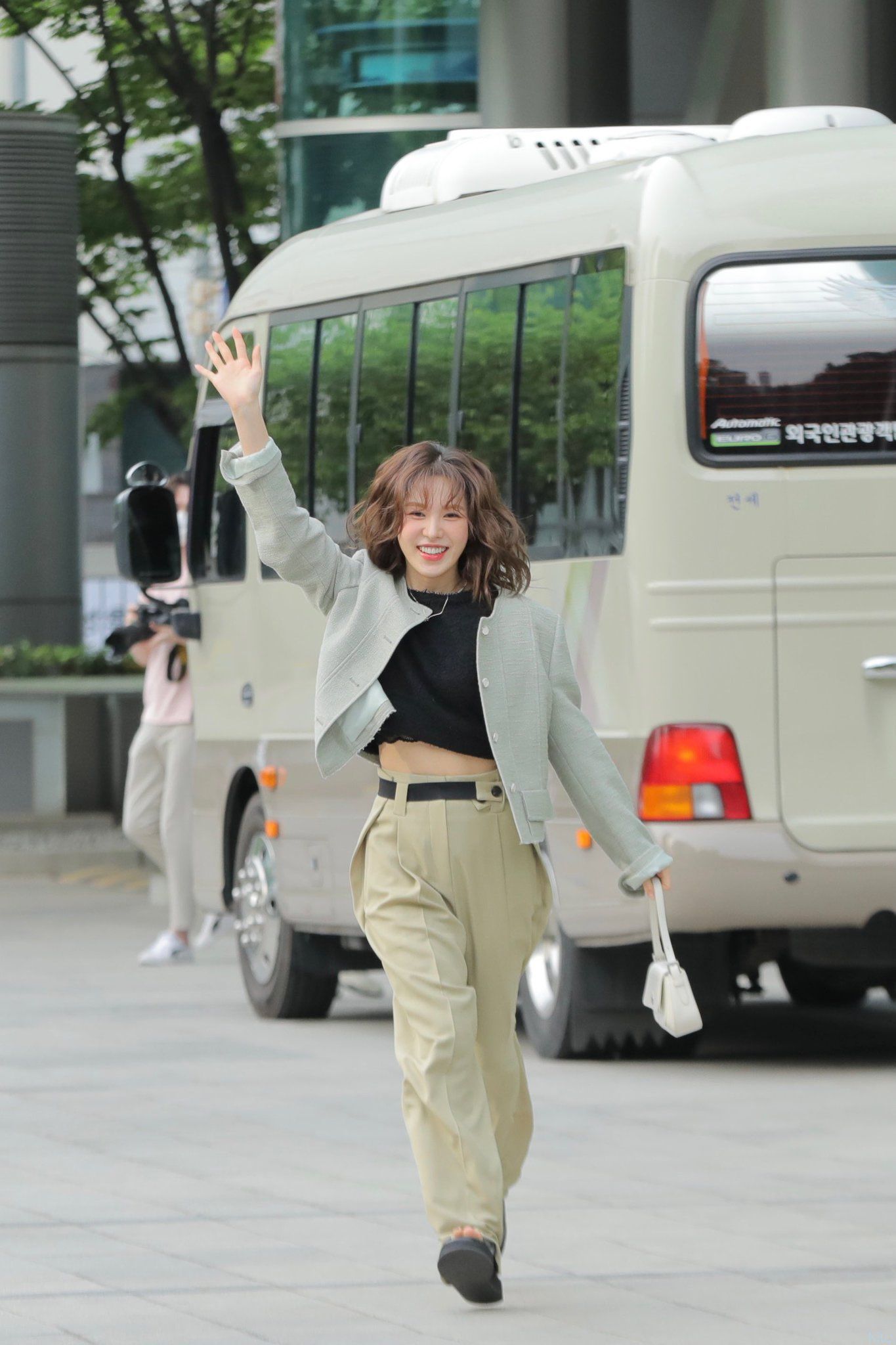무슨 옷 입을지 모르겠으면 웬디 출근길 보면 됨 | 인스티즈
