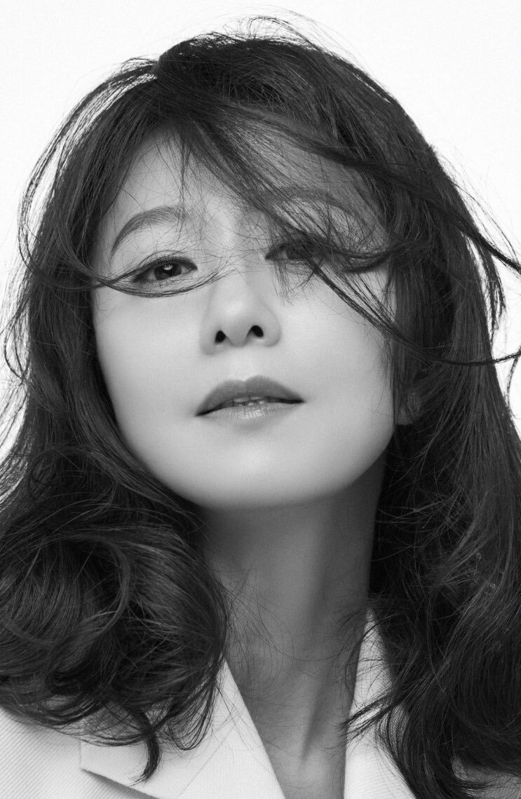 여배들 나이들면서 얼굴살빠지고 특유의 얼굴형이 나타나면서 볼도 약간 패이고 눈도 좀 더 짙어지고 얼굴에 삶의 무게가 조금씩 담기는데 | 인스티즈