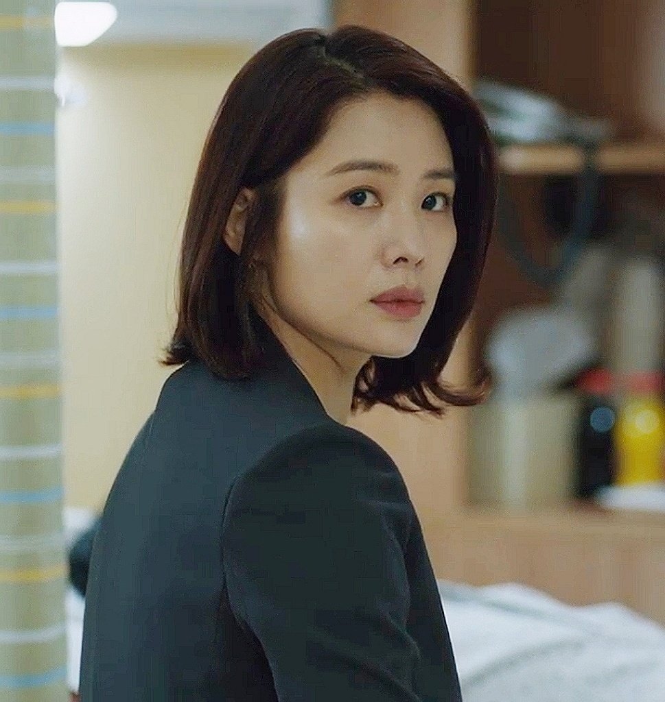 여배들 나이들면서 얼굴살빠지고 특유의 얼굴형이 나타나면서 볼도 약간 패이고 눈도 좀 더 짙어지고 얼굴에 삶의 무게가 조금씩 담기는데 | 인스티즈