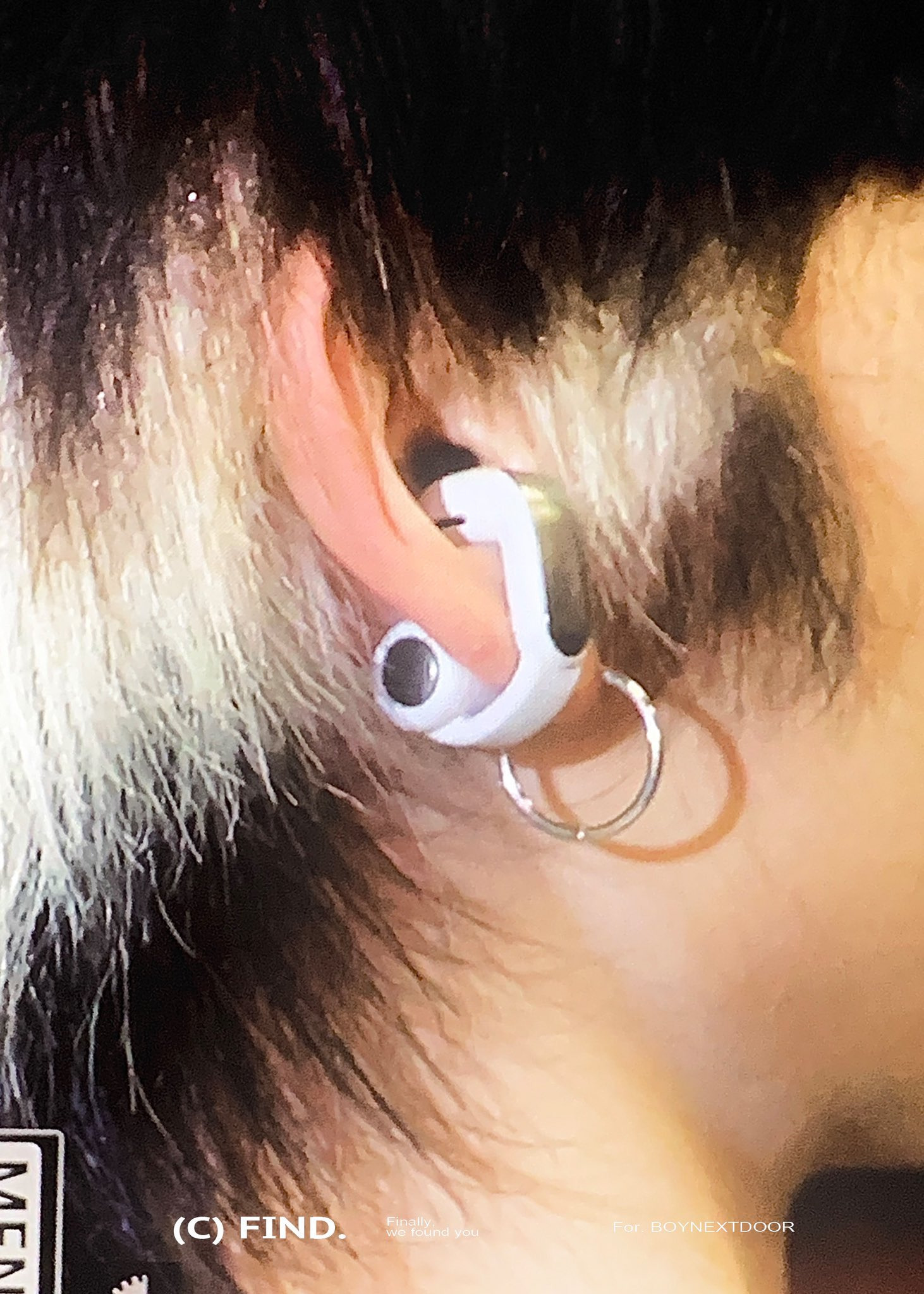 귀걸이처럼 생긴 신기한 이어폰 쓰는 남돌들 | 인스티즈