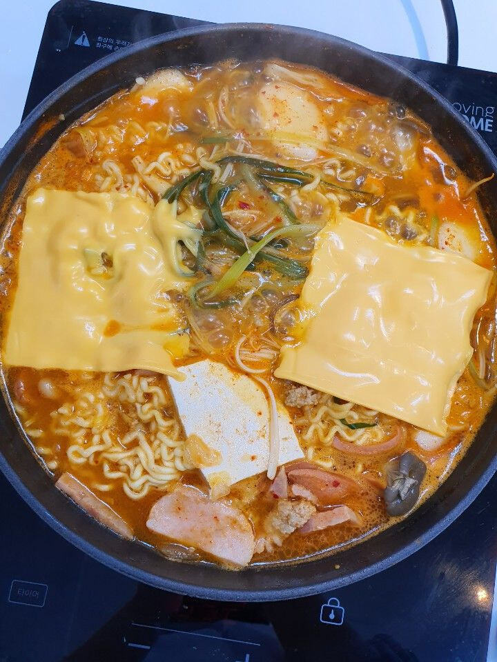 프랜차이즈 사업 4년만에 400호점 돌파했다는 부대찌개 브랜드.jpg | 인스티즈