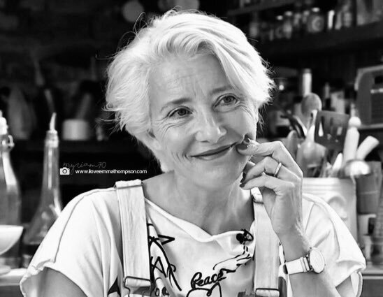 여배들 나이들면서 얼굴살빠지고 특유의 얼굴형이 나타나면서 볼도 약간 패이고 눈도 좀 더 짙어지고 얼굴에 삶의 무게가 조금씩 담기는데 | 인스티즈