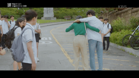 딱밤 때리는 남친과 이제는 그만 헤어지고 싶어요.gif | 인스티즈