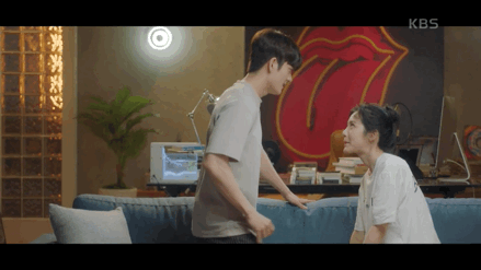 딱밤 때리는 남친과 이제는 그만 헤어지고 싶어요.gif | 인스티즈