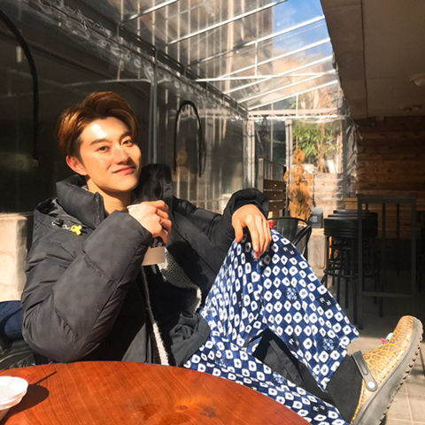 푸른달 이미지