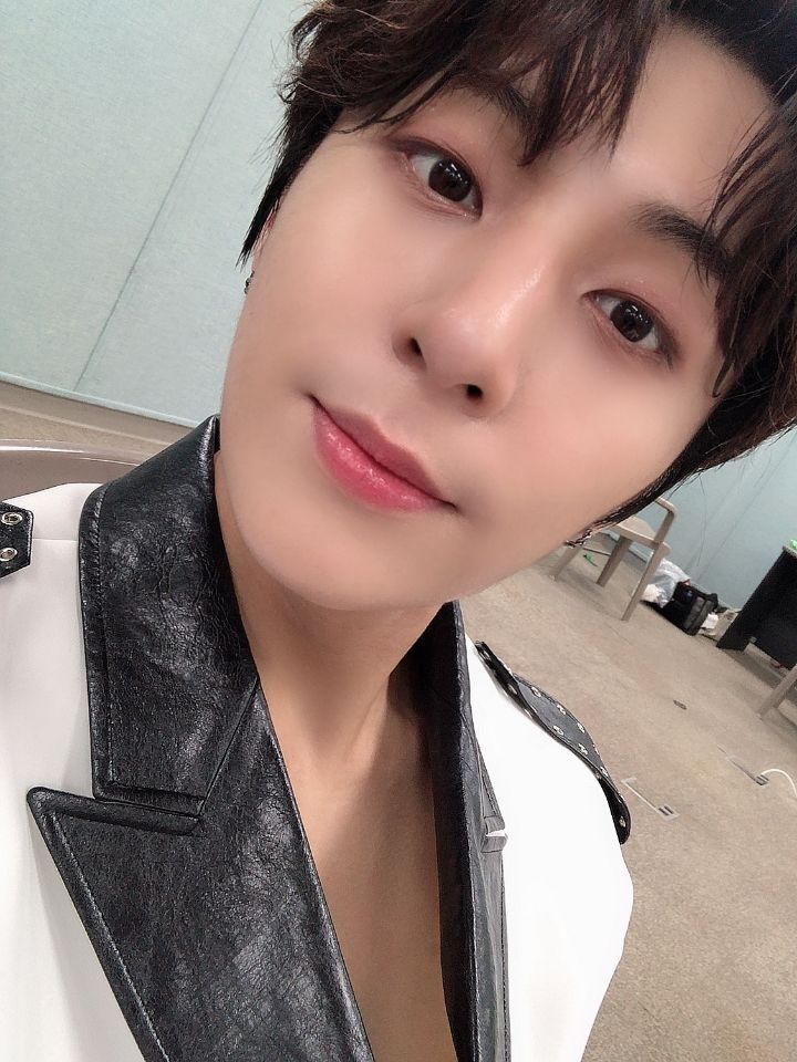 성윤 이미지