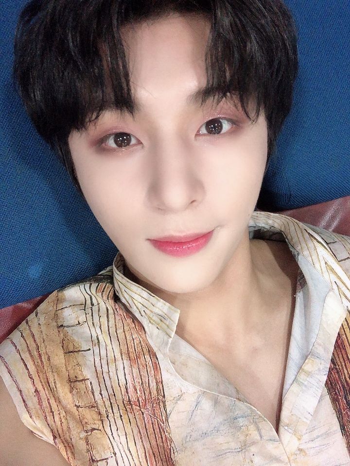 성윤 이미지