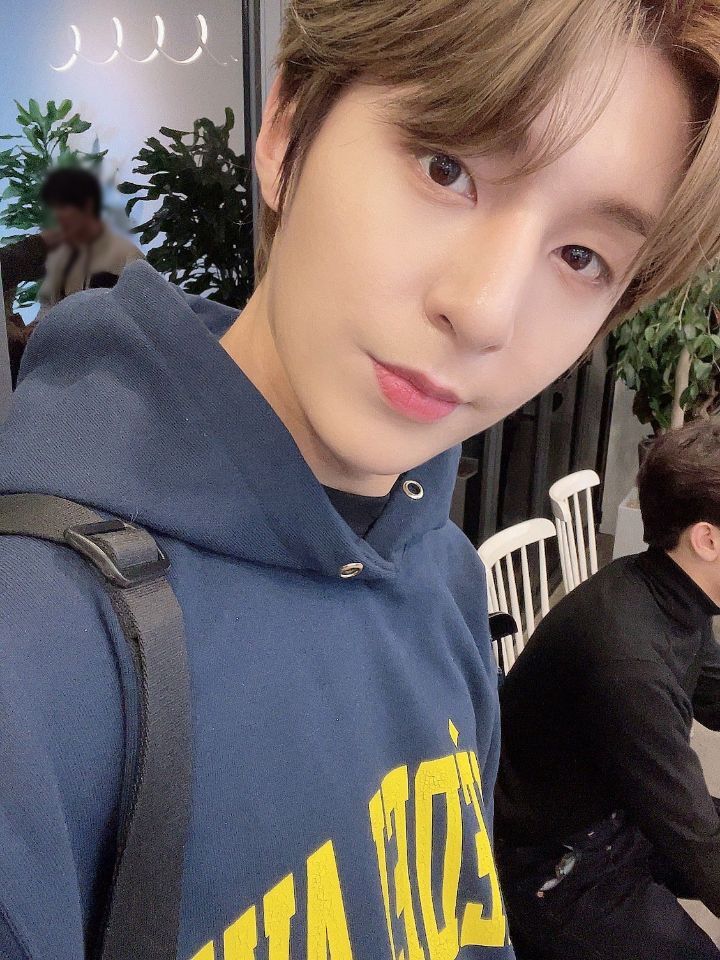 성윤 이미지