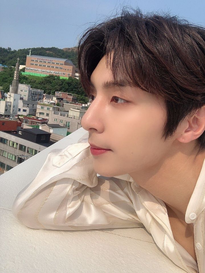 성윤 이미지