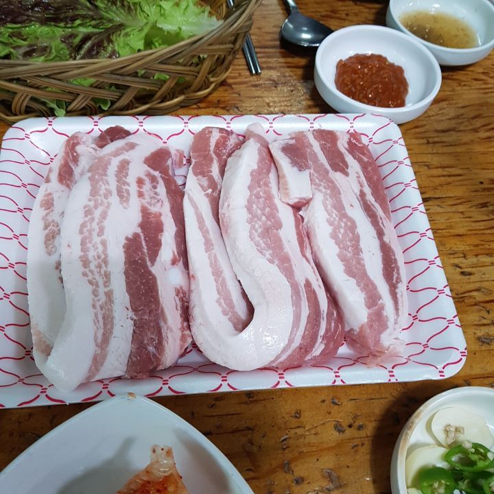 한우돈가정육점식당 이미지