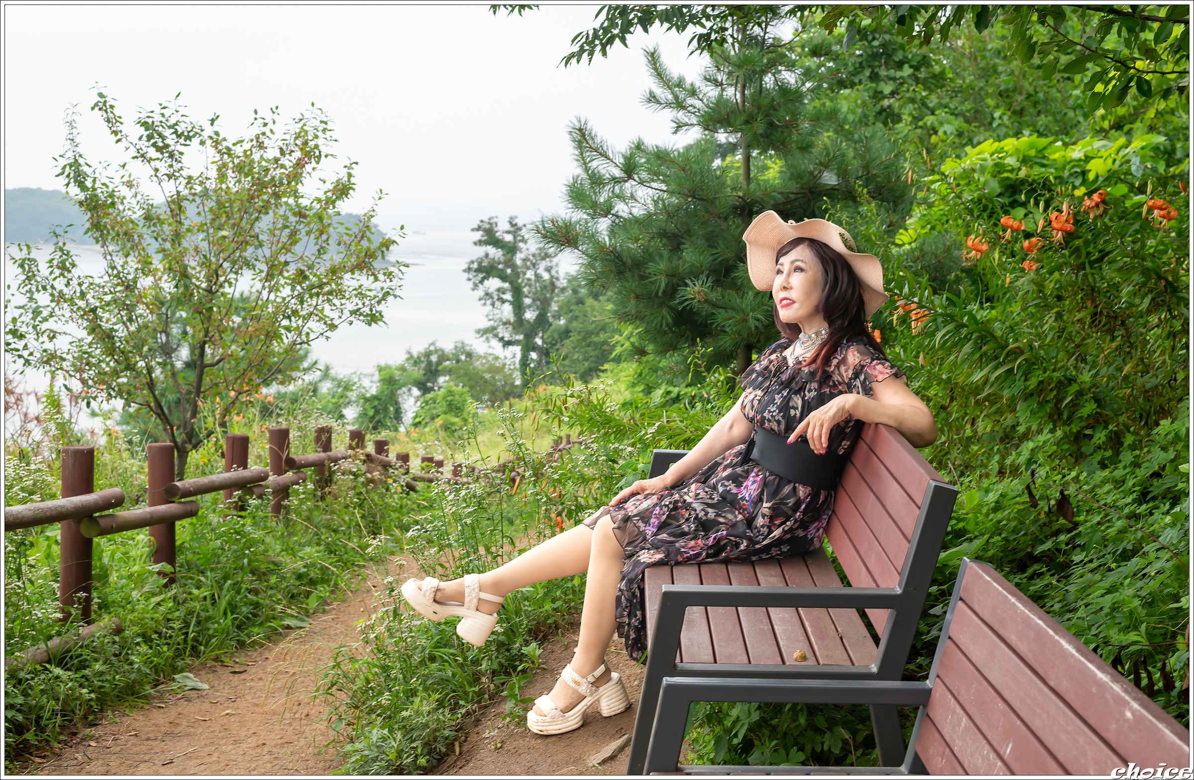 폴-리딩 이미지