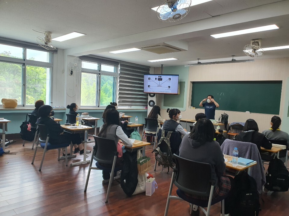 판교중학교 이미지