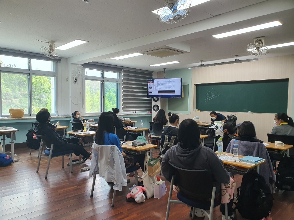 판교중학교 이미지