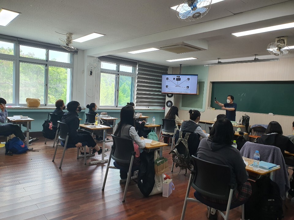 판교중학교 이미지