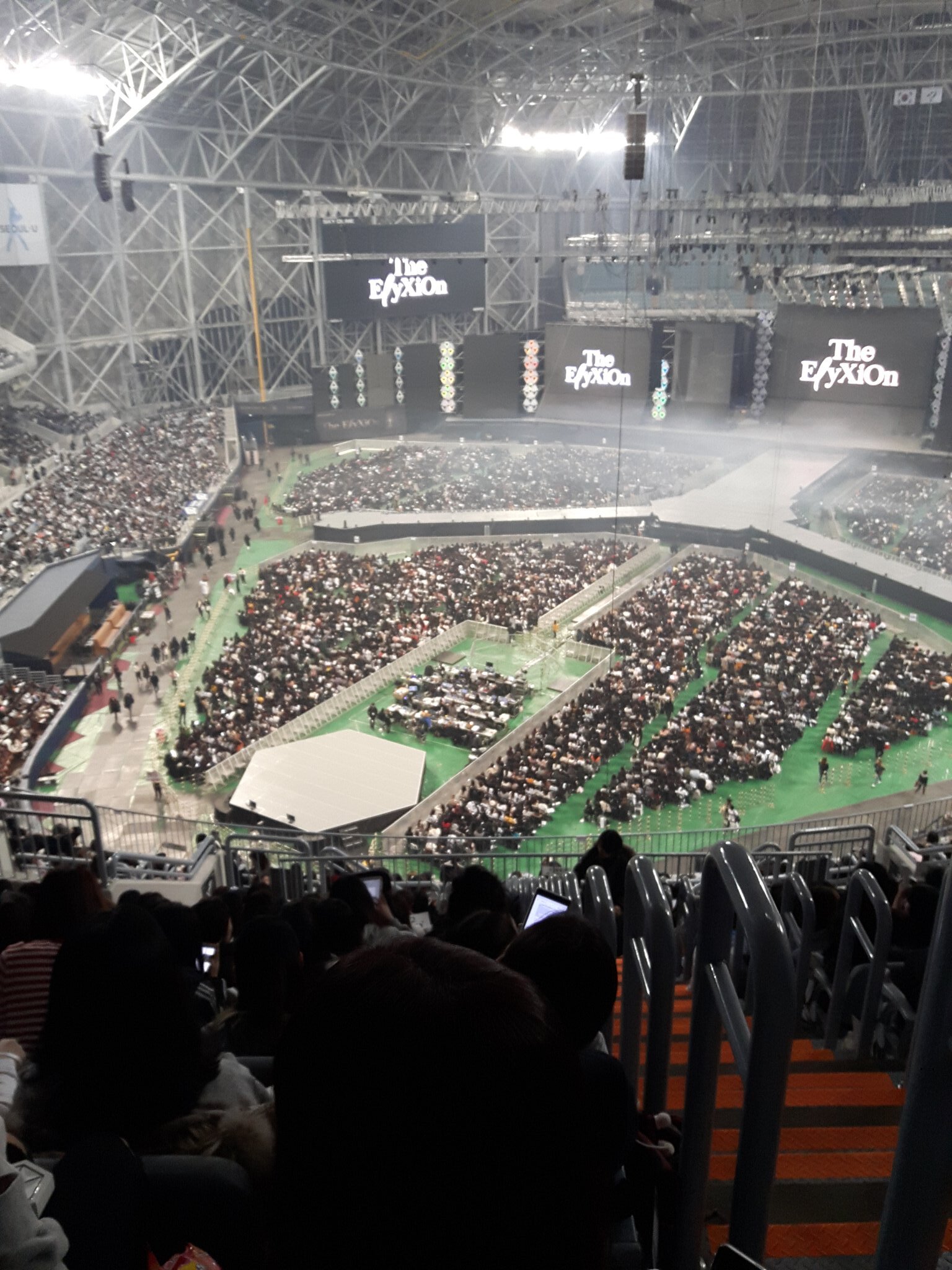 고척돔 4층은 만원이 적당한듯 | 인스티즈