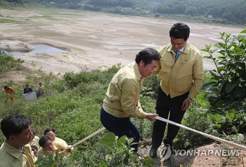 (이낙연) 지나가기만 해도 사람들이 쓰러졌다는 이유 ㄷㄷ.JPG | 인스티즈