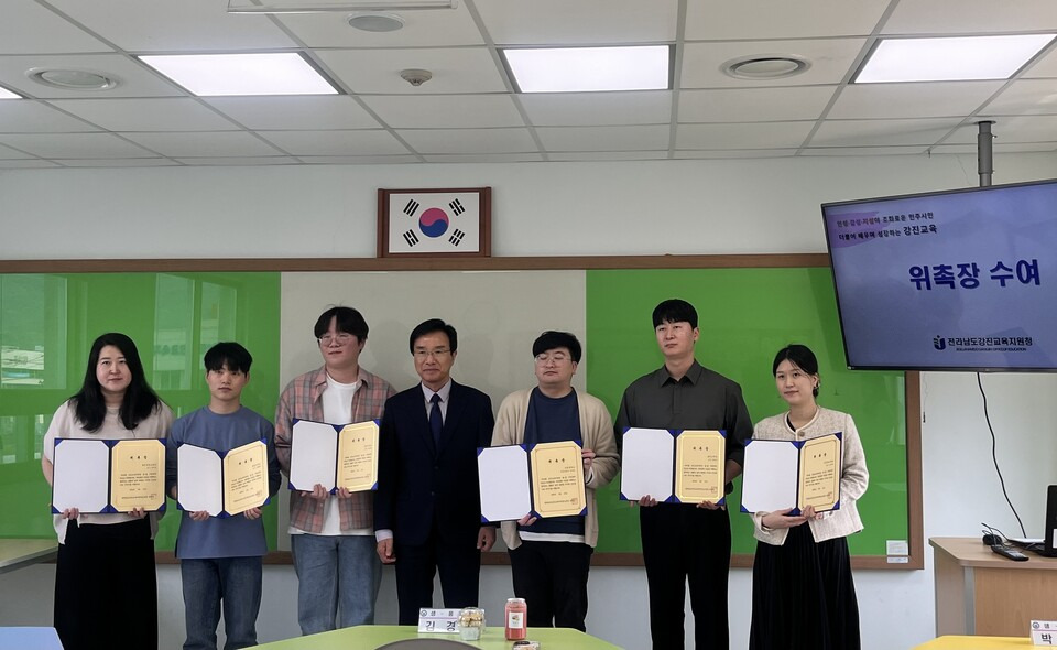 샘 이미지