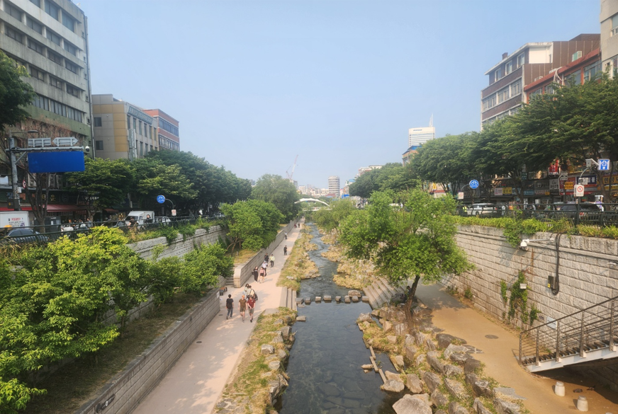 만물헌책방 이미지