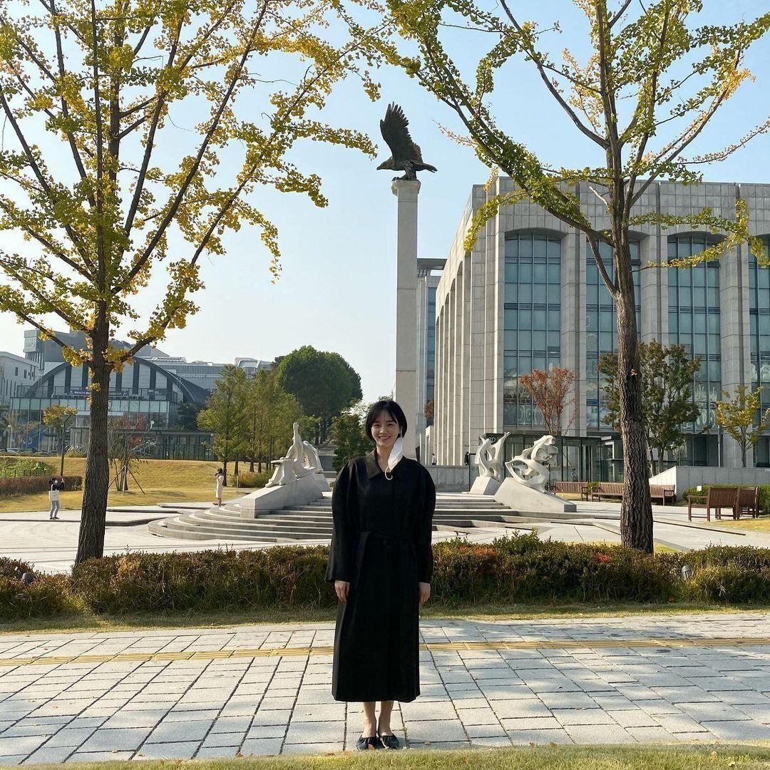 배우 박규영 연세대학교 졸업사진 | 인스티즈