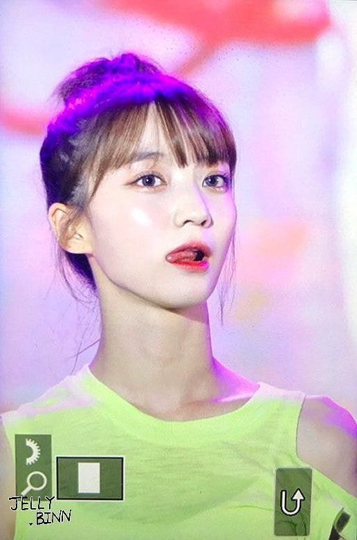 송진내가 화면밖까지 나는 세븐틴 조슈아 홈마가 찍은 오마이걸 비니 | 인스티즈