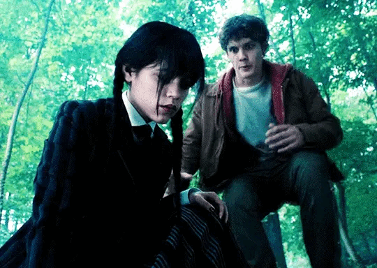 은근히 팽팽하게 갈리는 넷플릭스 웬즈데이 삼각로맨스 서사 | 인스티즈