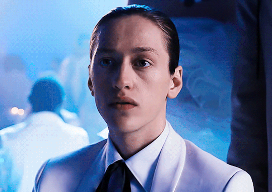 은근히 팽팽하게 갈리는 넷플릭스 웬즈데이 삼각로맨스 서사 | 인스티즈