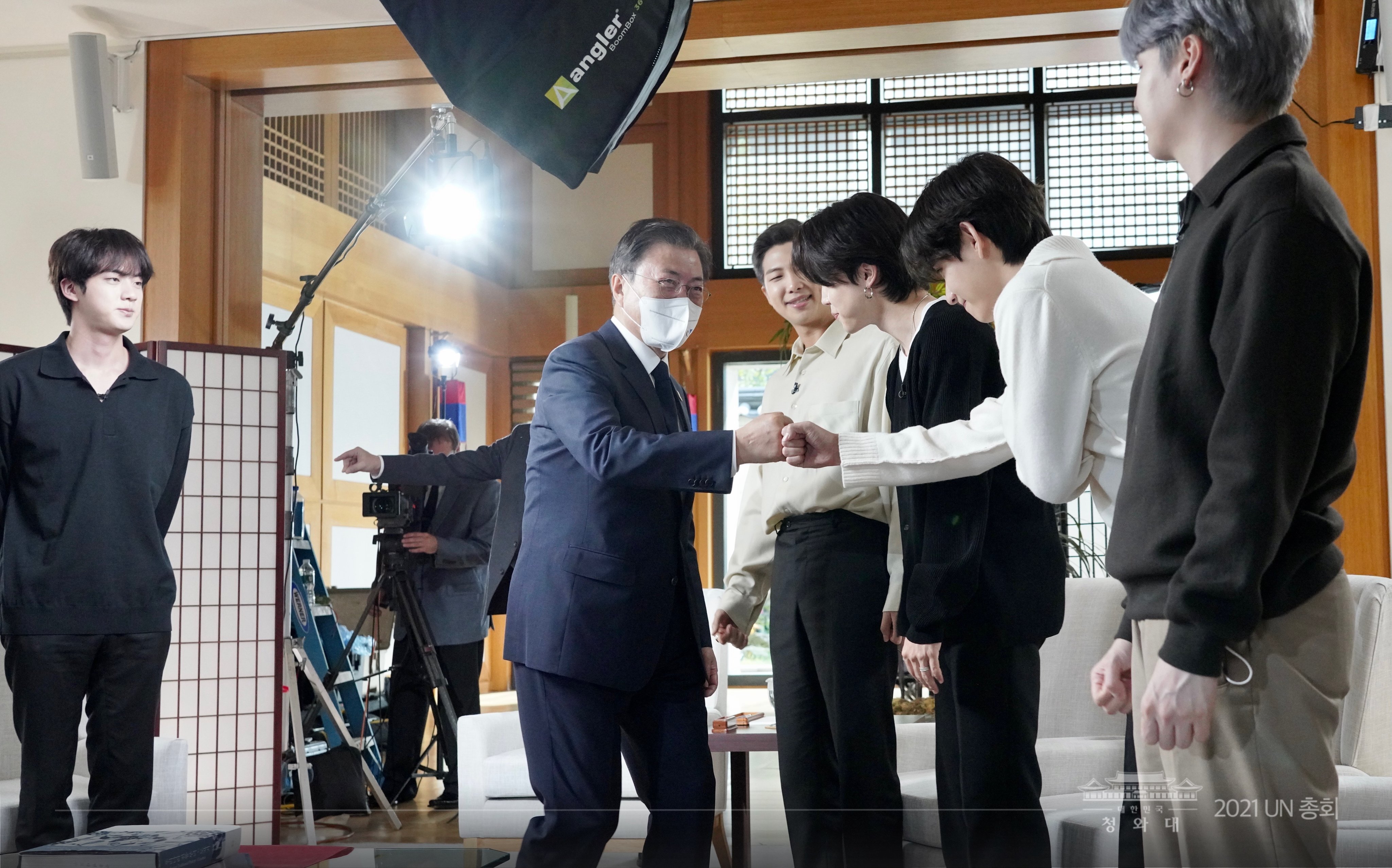 쟤네가 뭔데 대통령 특사로 가냐는 등의 부정적인 반응들에 대한 방탄소년단의 의견 | 인스티즈