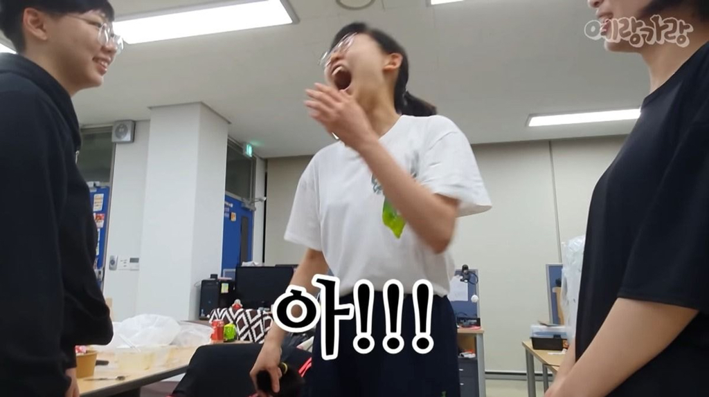 고2 딸이 갑자기 삭발하고 나타났을때 가족들(엄마 아빠 오빠) 반응 | 인스티즈