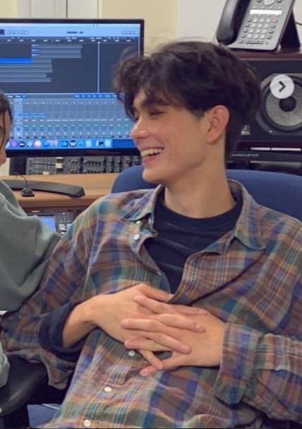 작품에서는 너드를 연기하지만 본체는 핫한 아시아계 배우들 | 인스티즈