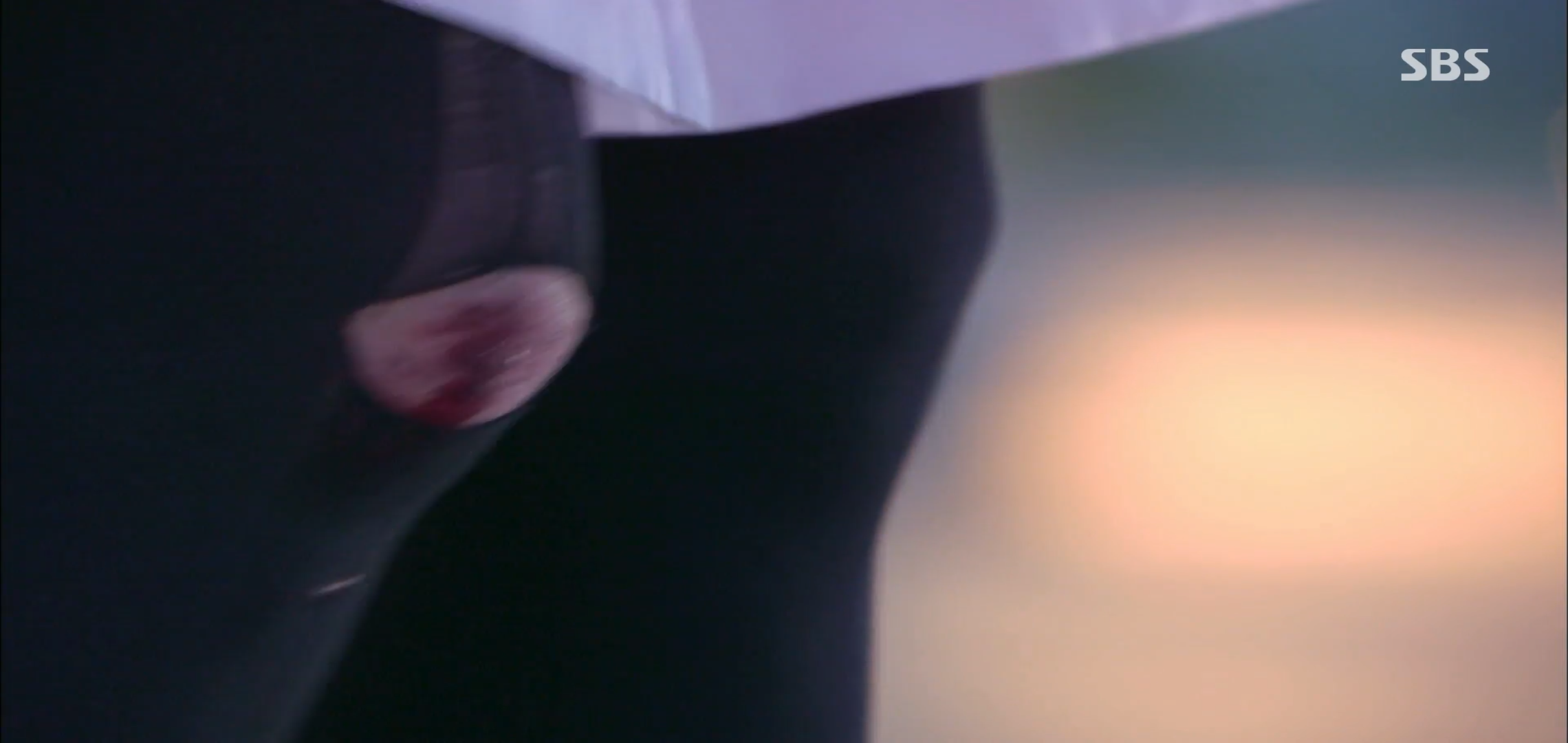 "어떤 놈이 자꾸 알짱대요......근데 그 놈은 나의 적이자 웬수덩어리에요." | 인스티즈