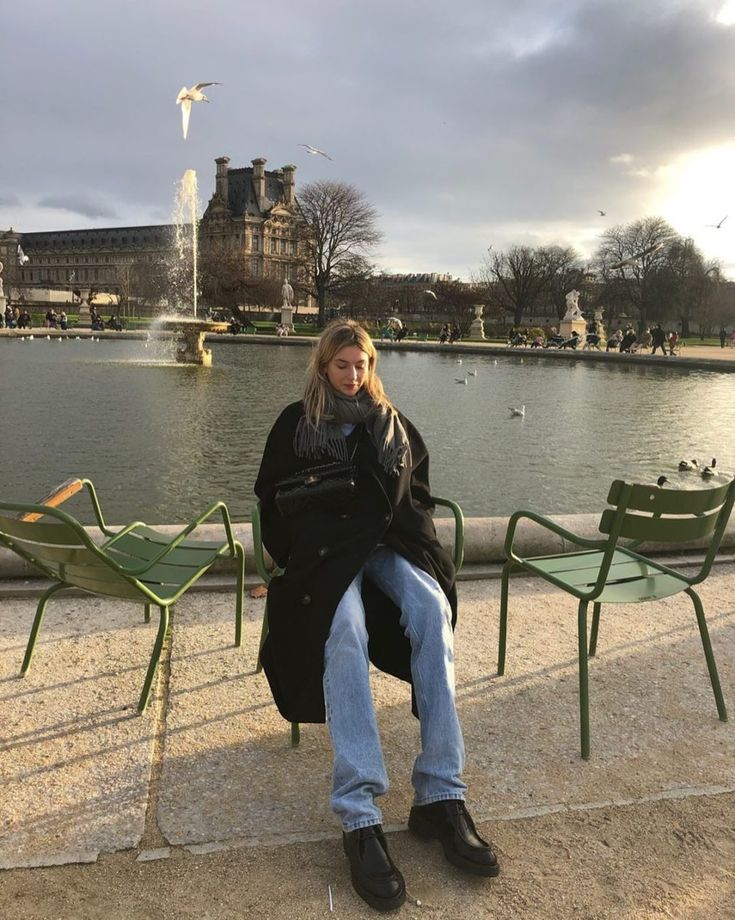 역시 검정 코트는 배신하지 않아유아차에 있던 아기가 사라짐.gif | 인스티즈