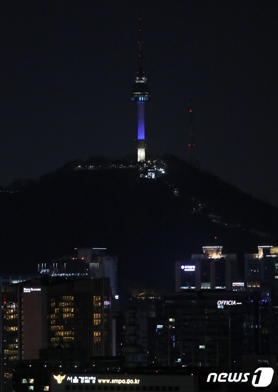 우크라이나 국기 색으로 물든 서울시 | 인스티즈