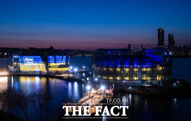 우크라이나 국기 색으로 물든 서울시 | 인스티즈