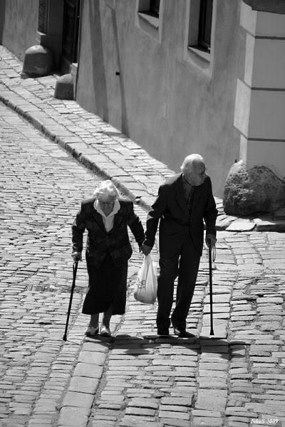 잊어야 한다는 마음으로 오늘도 울고 있을 사람들에게.twt | 인스티즈