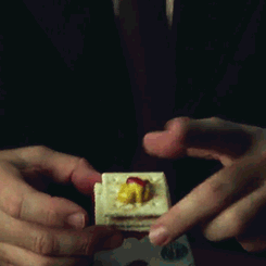 뉴욕에 놀러왔는데 갑자기 내 조국이 사라졌대요.gif | 인스티즈