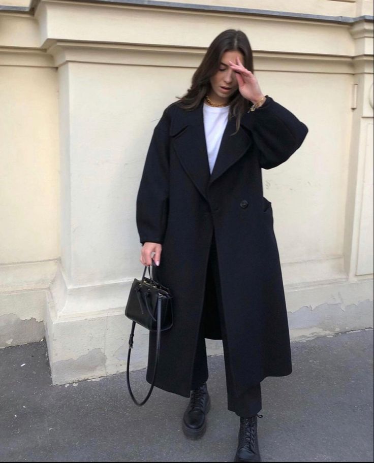 역시 검정 코트는 배신하지 않아유아차에 있던 아기가 사라짐.gif | 인스티즈