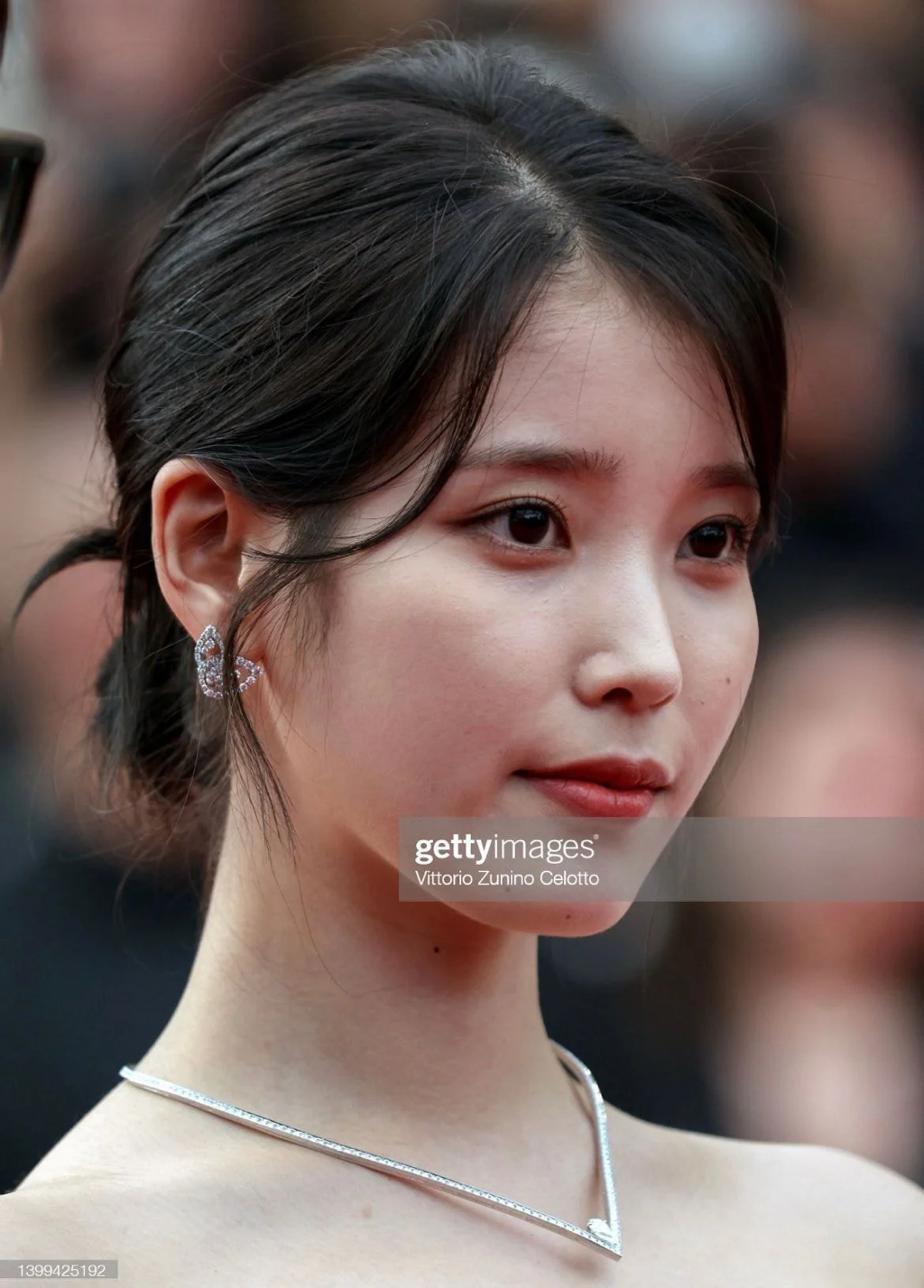 칸 영화제 레드카펫 아이유 | 인스티즈