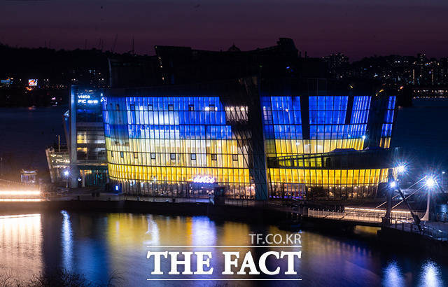 우크라이나 국기 색으로 물든 서울시 | 인스티즈