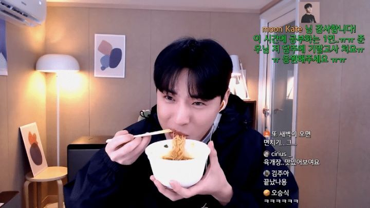 수능끝나고 친구끼리 그거하자며 쪼르던 남사친에게 카톡 보내기.jpg | 인스티즈