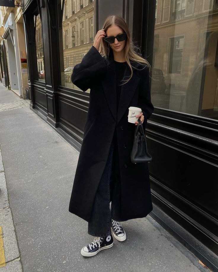 역시 검정 코트는 배신하지 않아유아차에 있던 아기가 사라짐.gif | 인스티즈