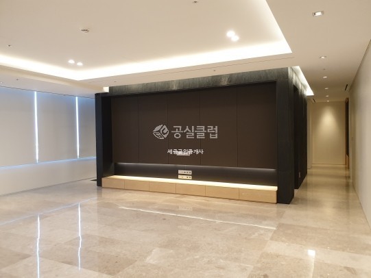 334억에 나온 롯데월드타워 70층 매물 | 인스티즈
