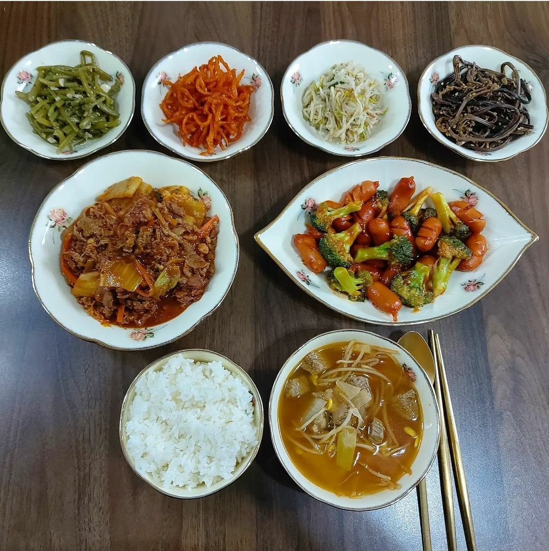 내일 점심으로 가장 먹고 싶은 한끼정식은? | 인스티즈