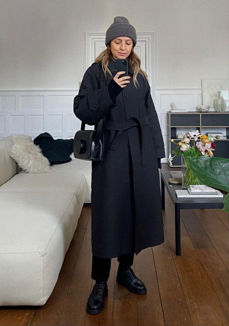 역시 검정 코트는 배신하지 않아유아차에 있던 아기가 사라짐.gif | 인스티즈