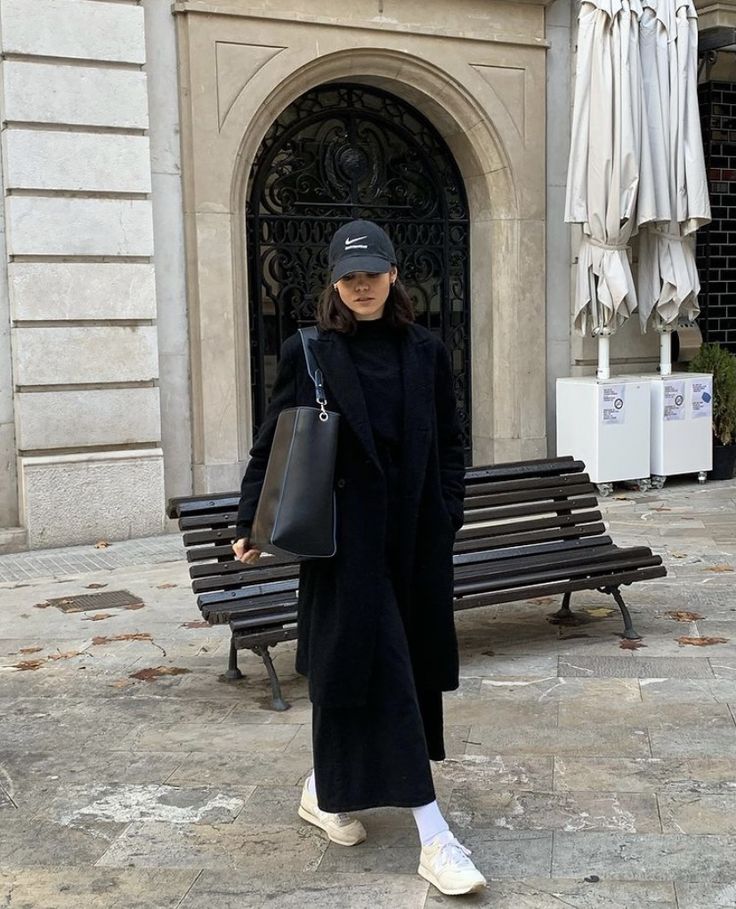 역시 검정 코트는 배신하지 않아유아차에 있던 아기가 사라짐.gif | 인스티즈