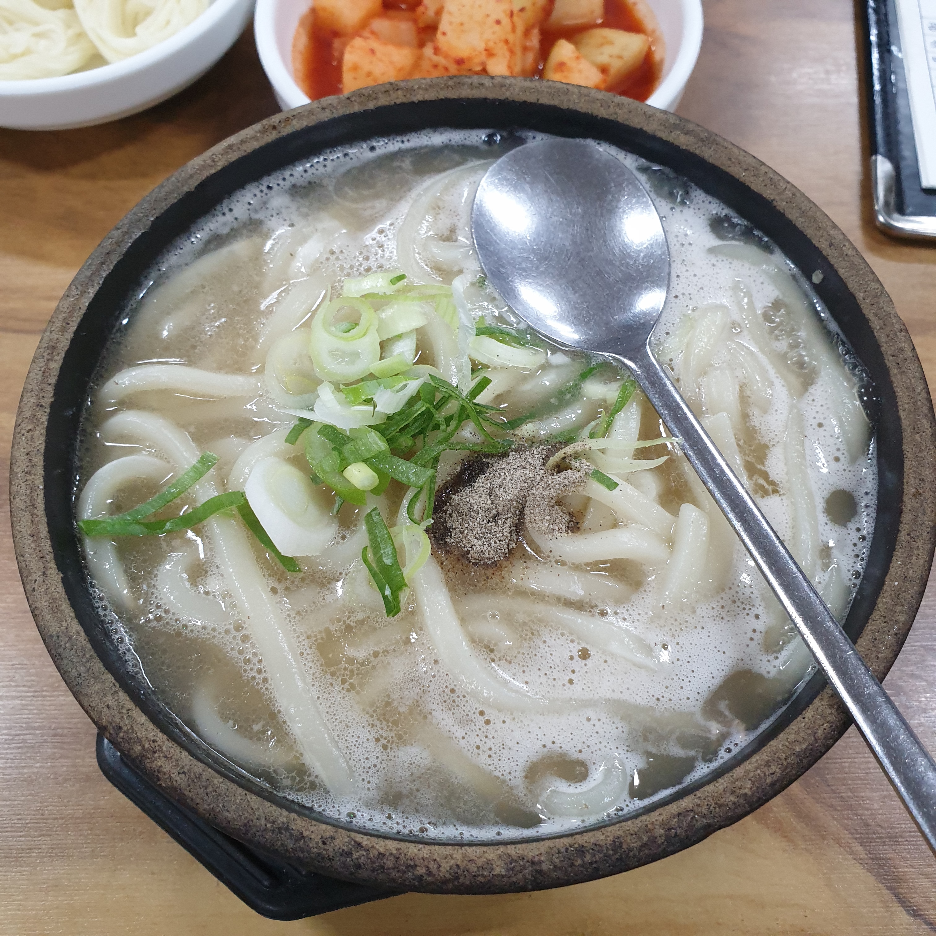 돼지우동 이미지