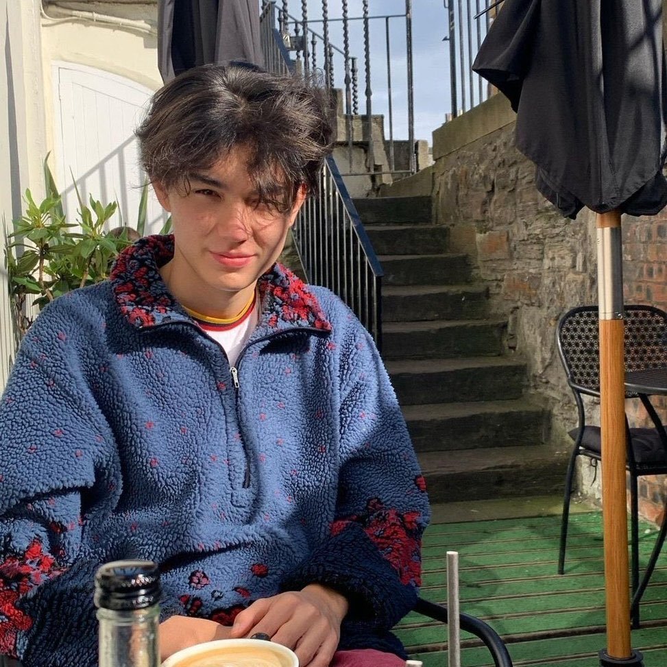 작품에서는 너드를 연기하지만 본체는 핫한 아시아계 배우들 | 인스티즈