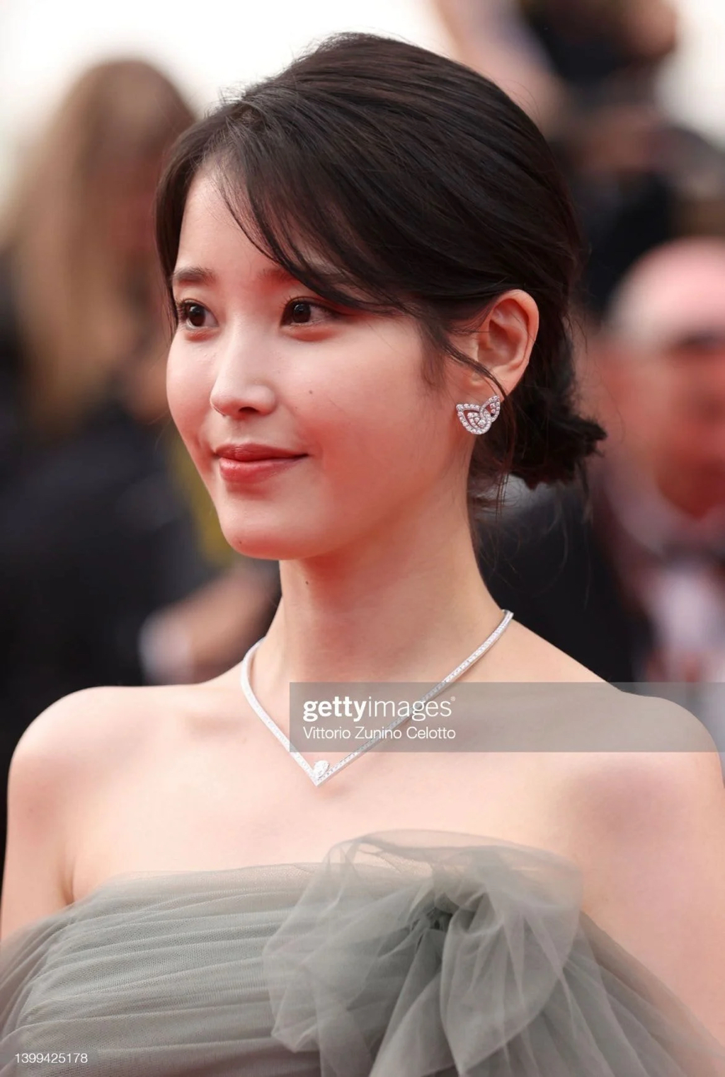 칸 영화제 레드카펫 아이유 | 인스티즈