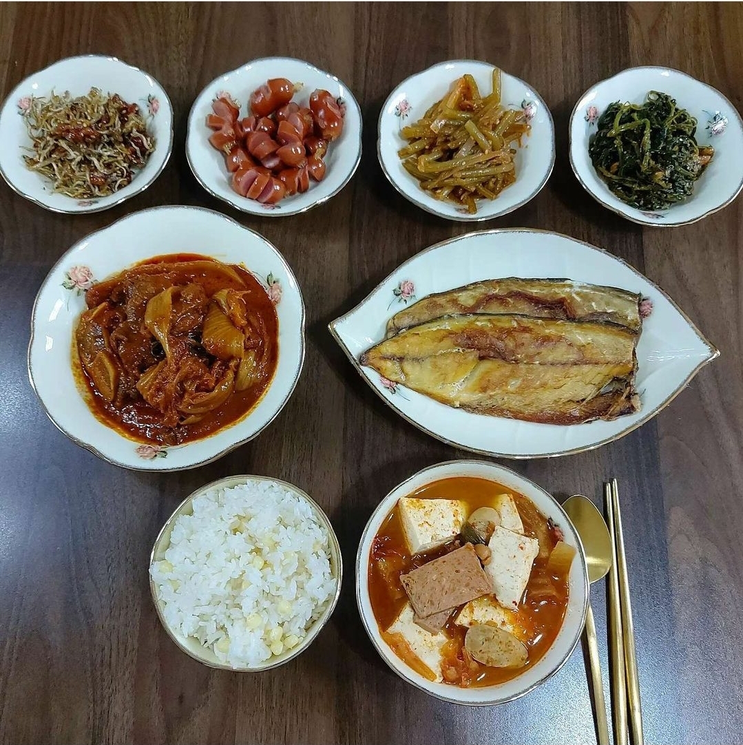 내일 점심으로 가장 먹고 싶은 한끼정식은? | 인스티즈